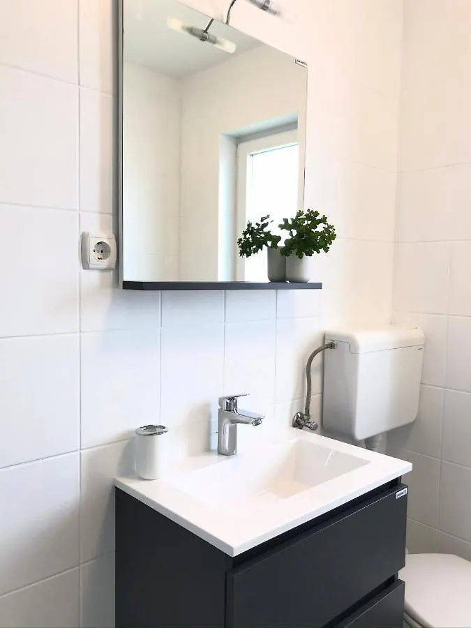 Apartments Renata Pinezici  Croatia