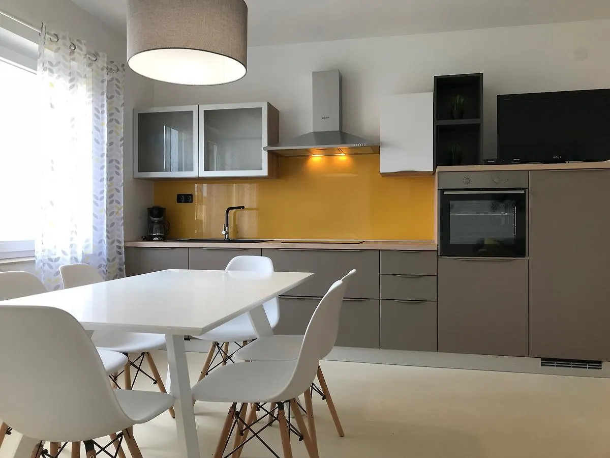 Apartments Renata Pinezici  0*, Pinezici (Krk) Croatia